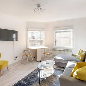 2 Bed Centre 1 Min From Abbey Apartment